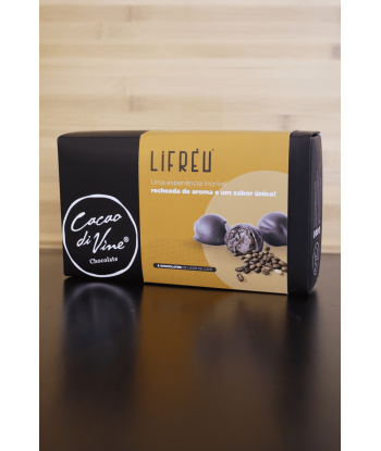 cx de 8 trufas de chocolate e lifreu